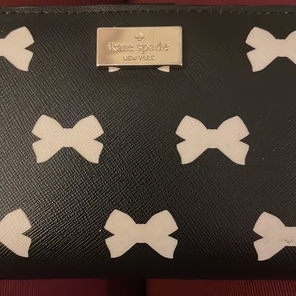 Used Kate Spade bow pattern wallet - Picture 11 of 11